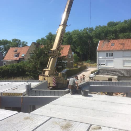 Bloc coffrant isolant et pierres reconstituées - Boldas